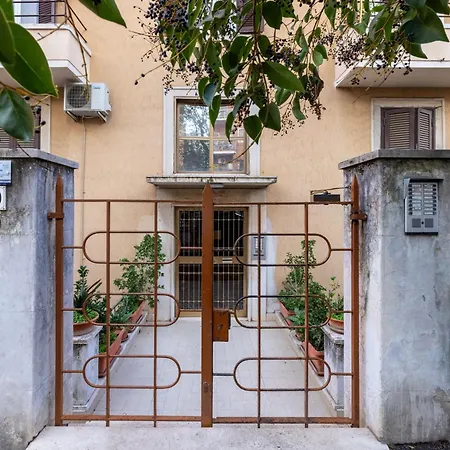 Casa Giovi - With Garden Apartmán *